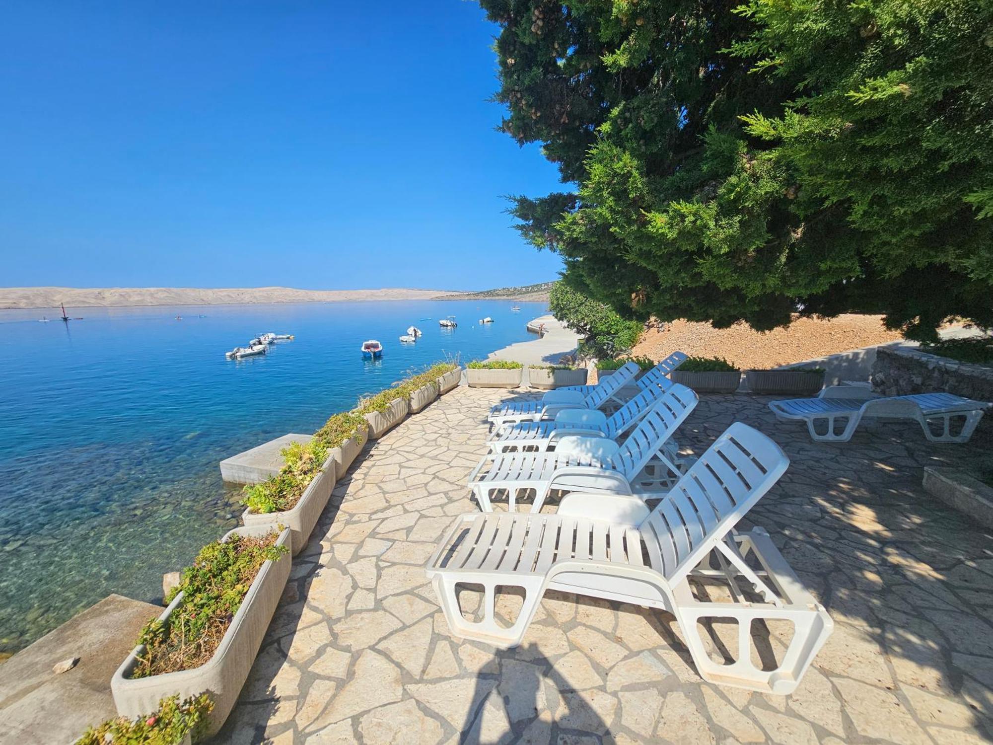 Beachfront Apartments Anita With Pool Карлобаг Екстер'єр фото
