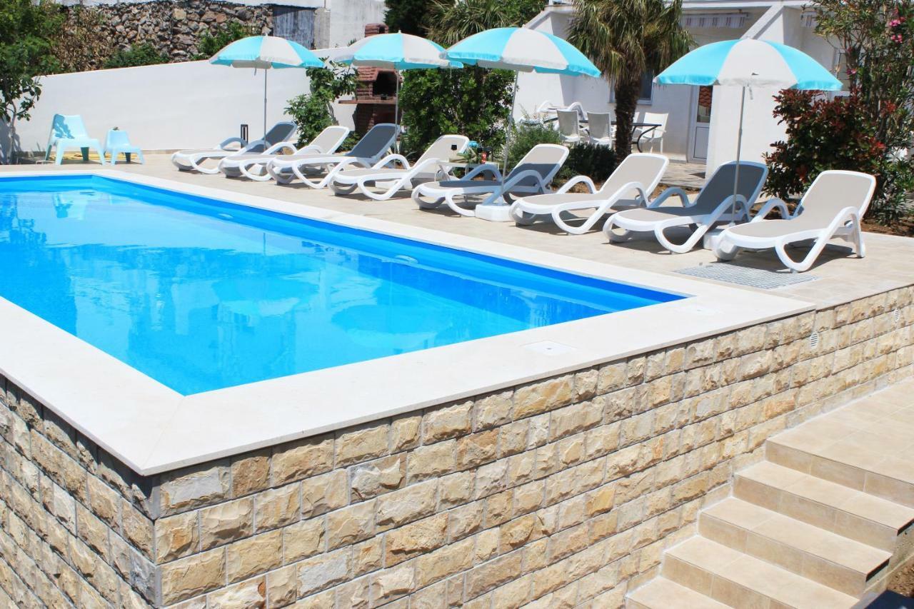 Beachfront Apartments Anita With Pool Карлобаг Екстер'єр фото